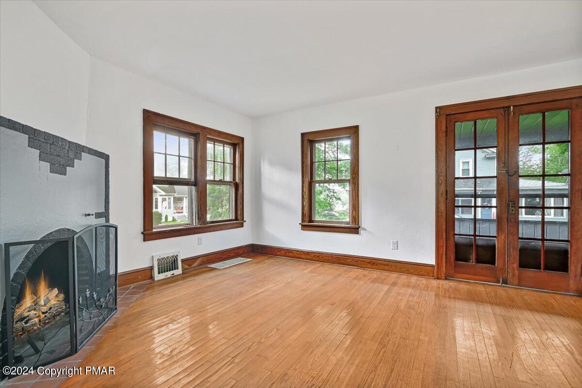 10 Spangenburg Avenue