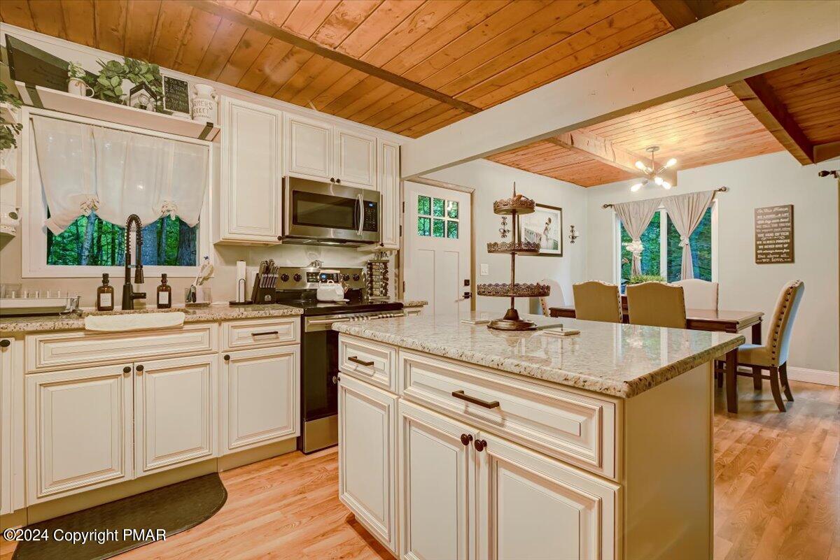 2107 Yorkshire Court