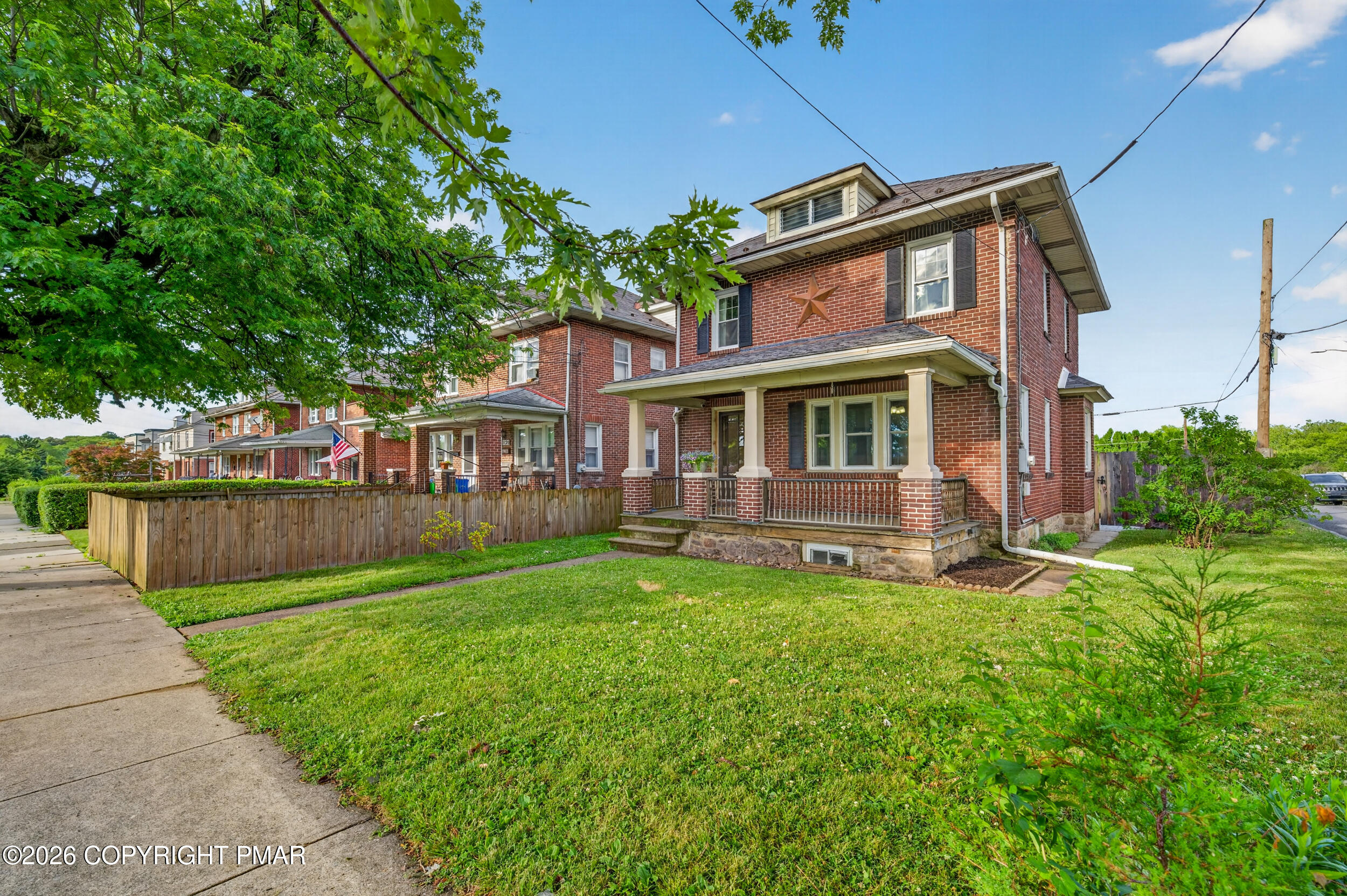 1118 Minsi Trail Street