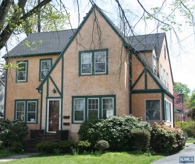 336 Gilbert Street Right