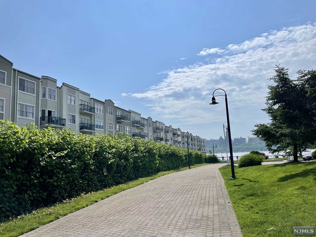 129 The Promenade