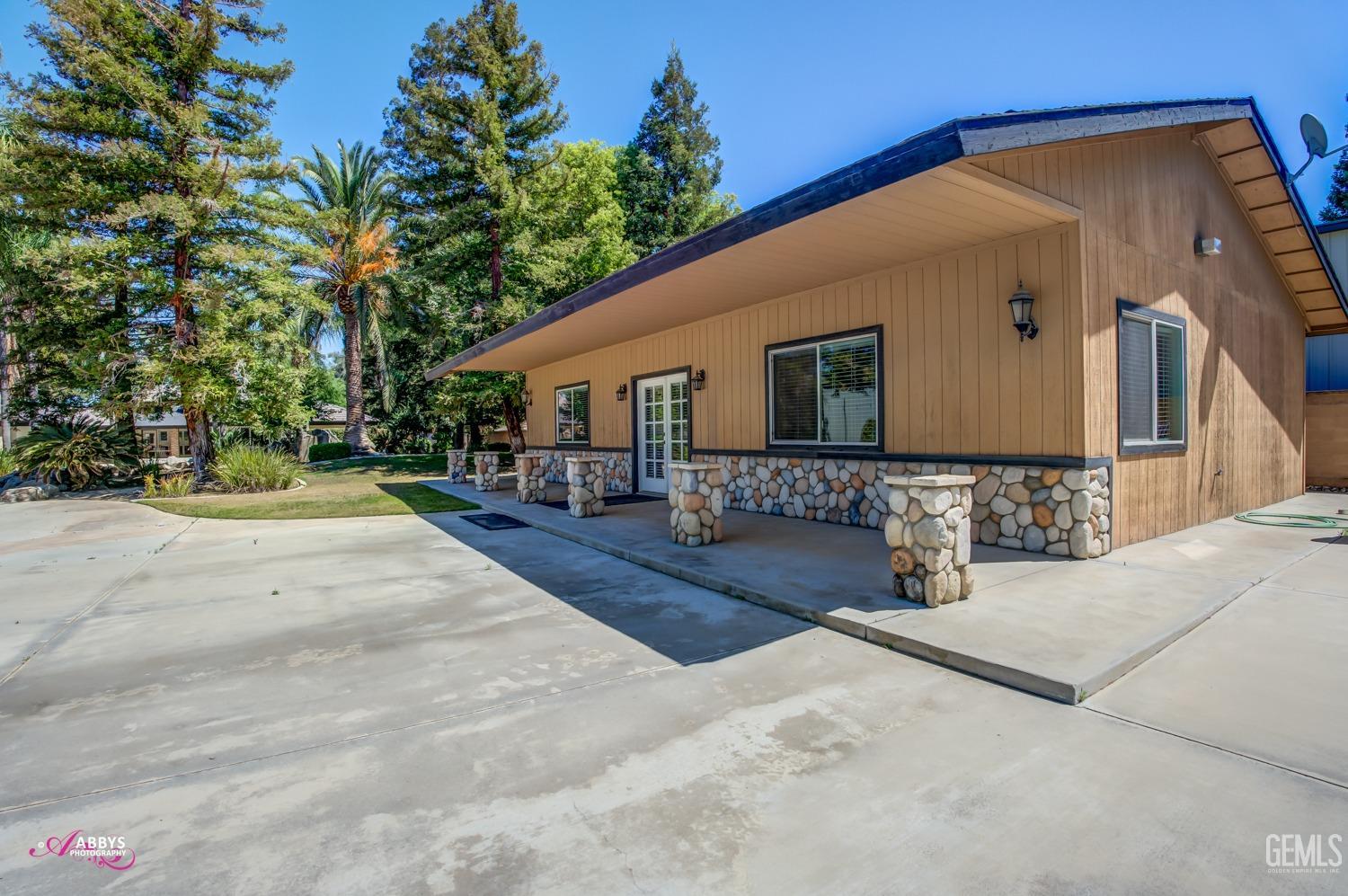 15801 Manon Drive