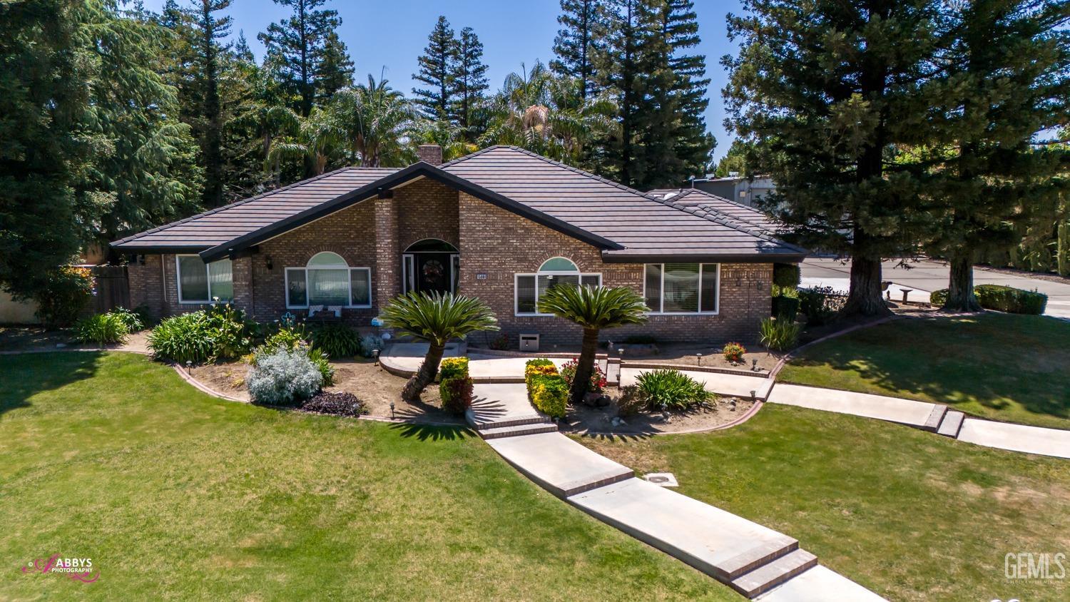 15801 Manon Drive