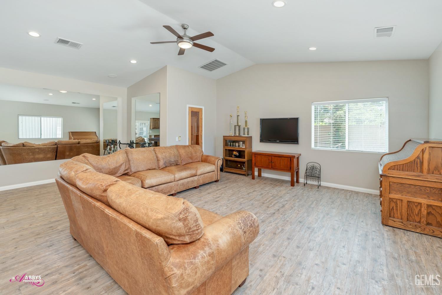 15801 Manon Drive
