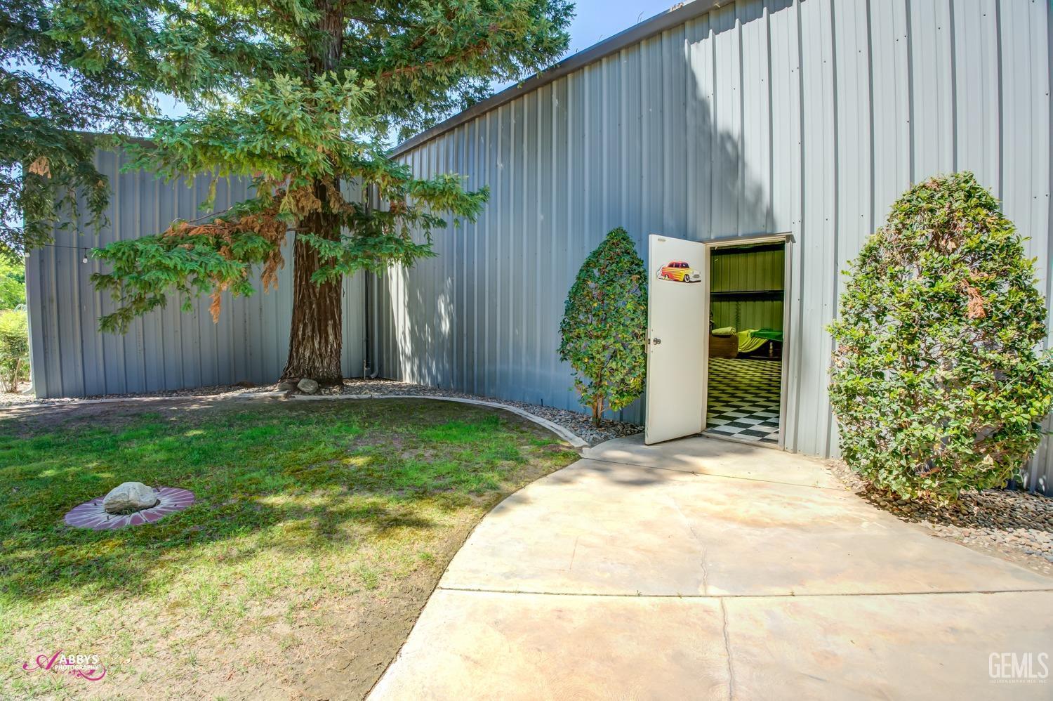 15801 Manon Drive