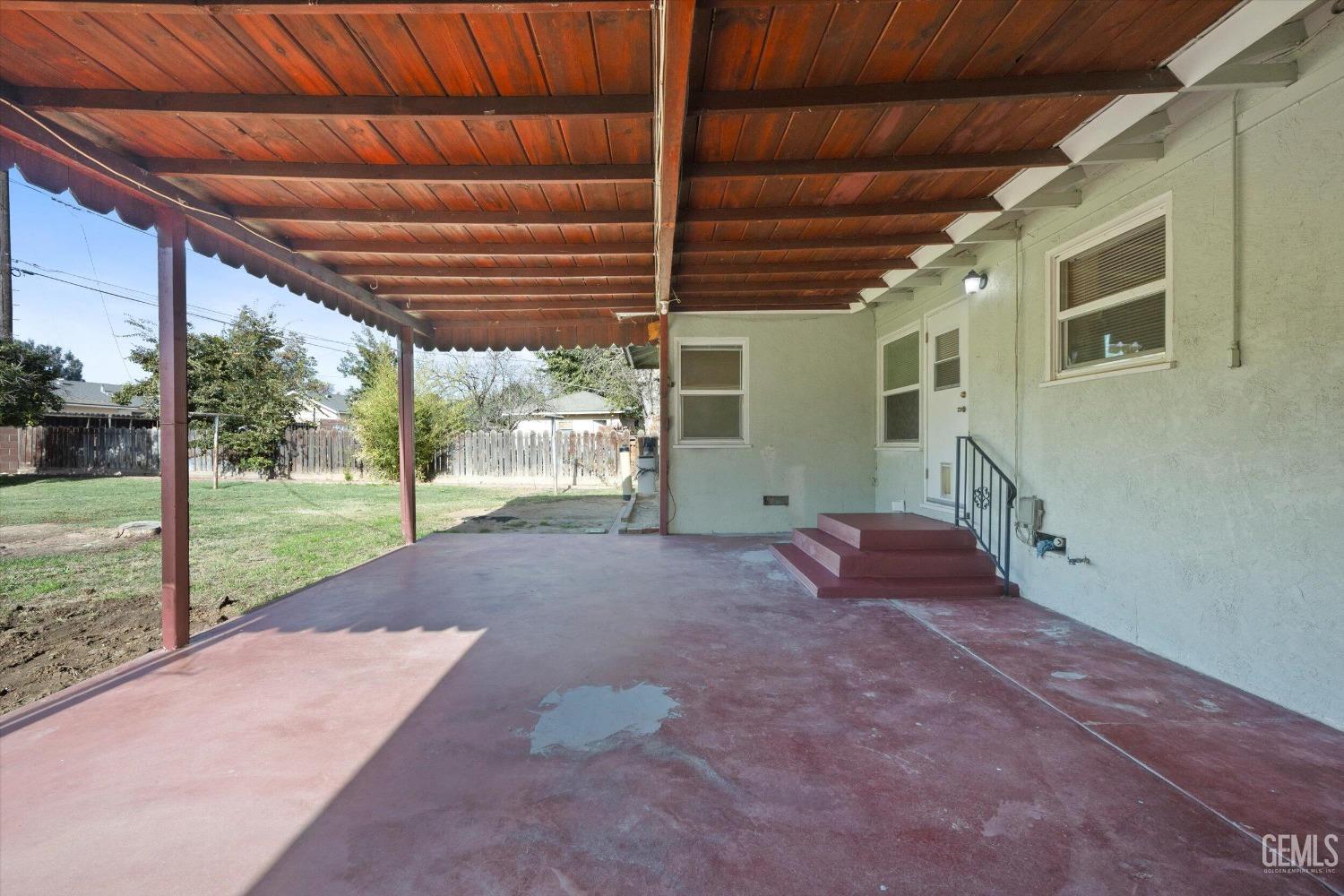 2114 Sacramento Street