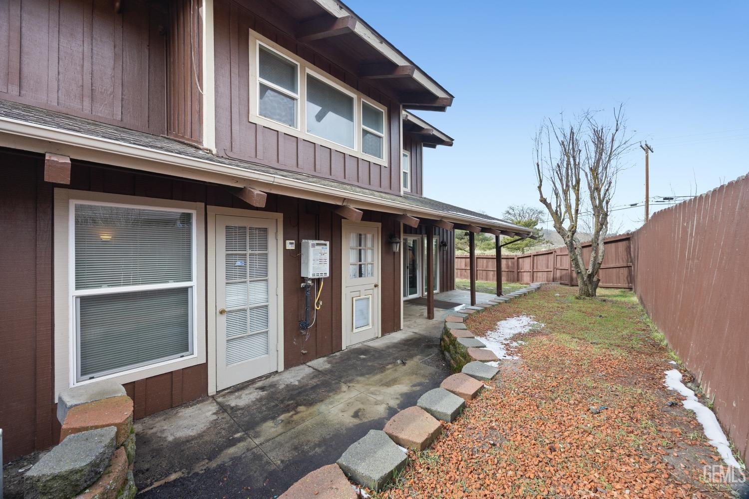 101 Meadow Lakes Drive