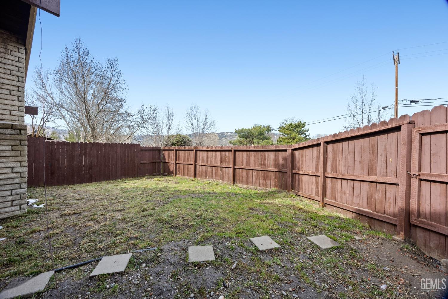 101 Meadow Lakes Drive