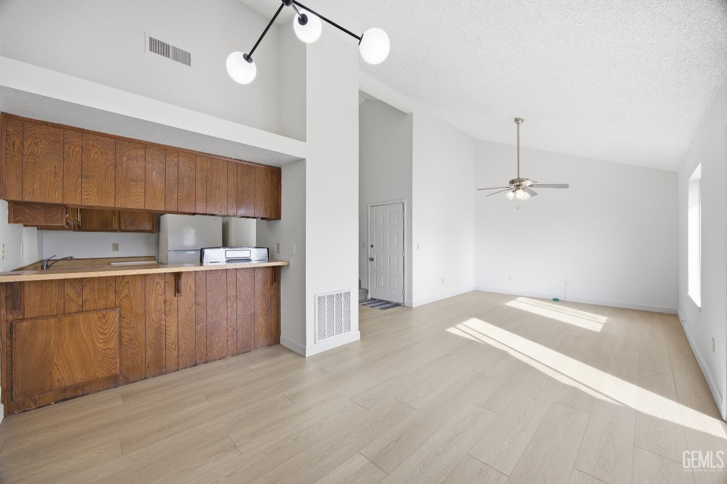 5300 Dunsmuir Road Unit: 20