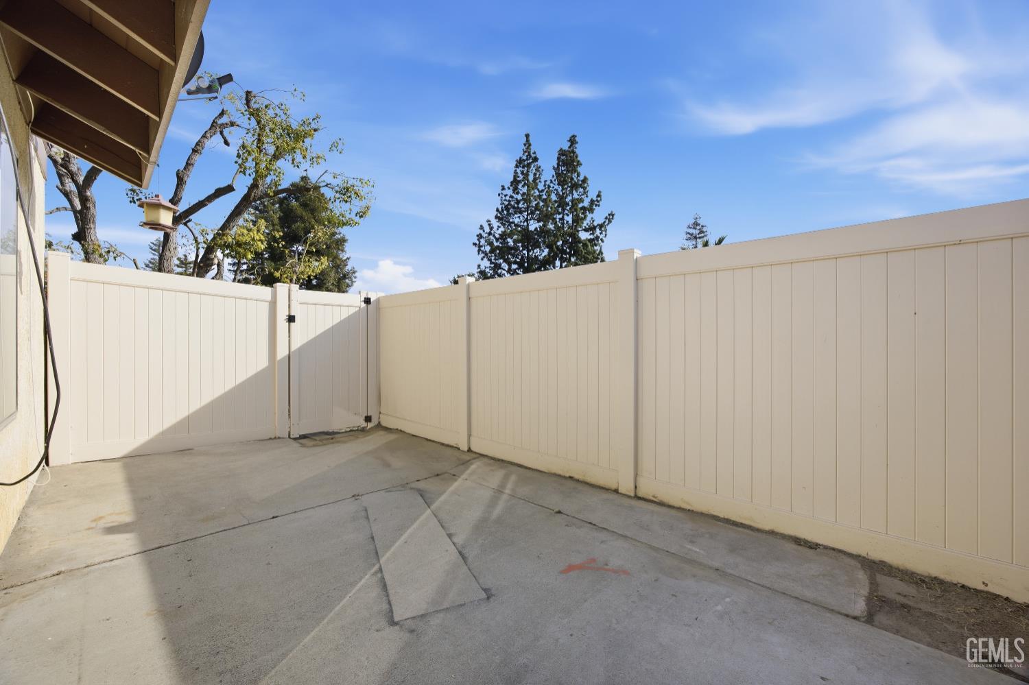 5300 Dunsmuir Road Unit: 20