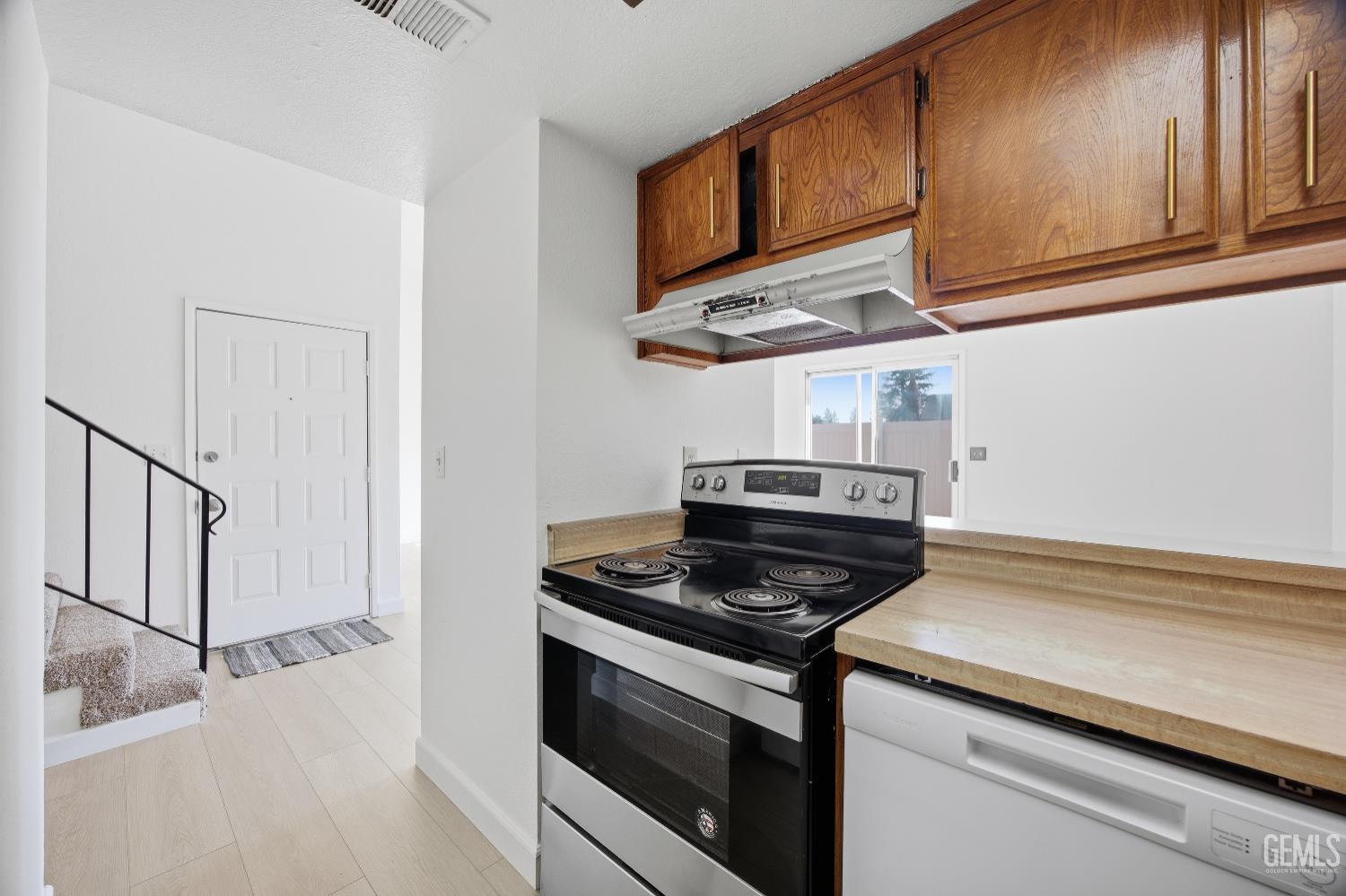 5300 Dunsmuir Road Unit: 20