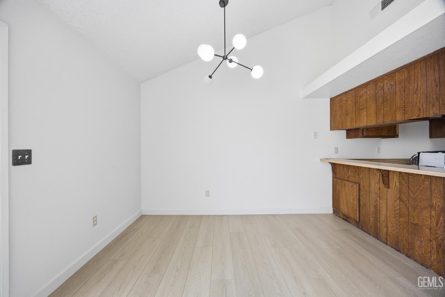 5300 Dunsmuir Road Unit: 20