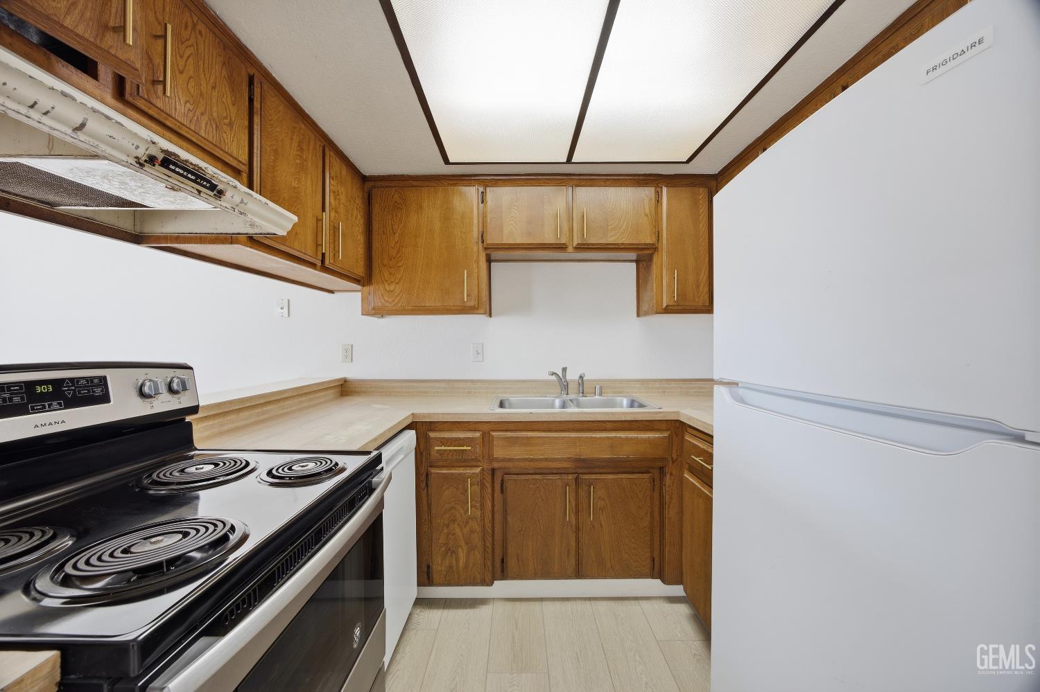 5300 Dunsmuir Road Unit: 20