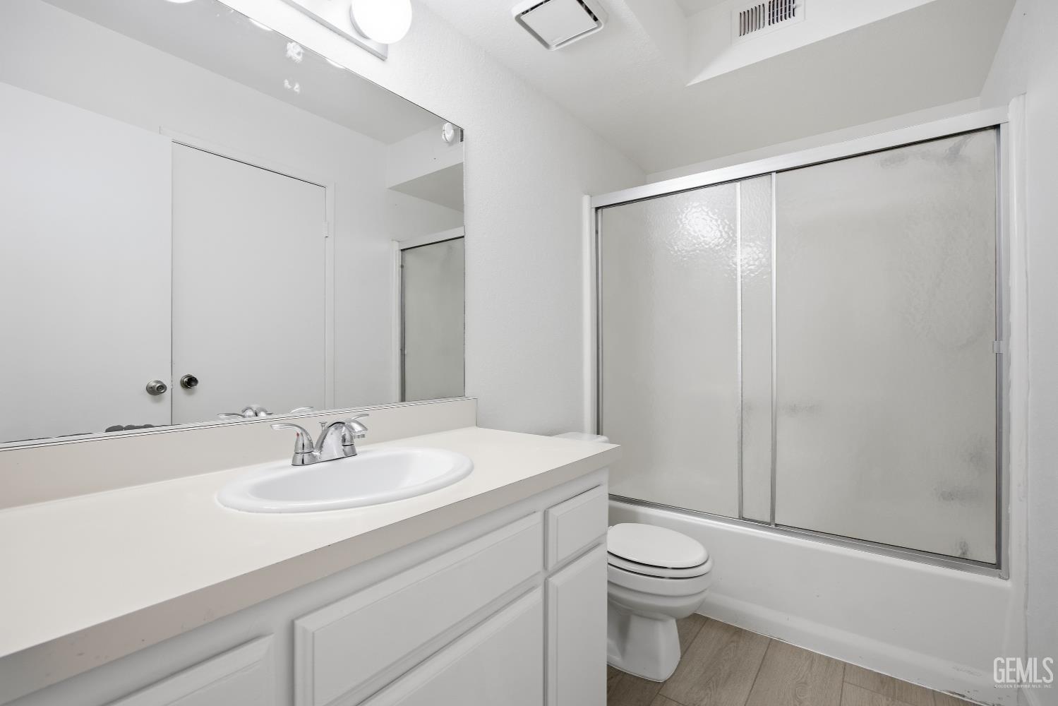 5300 Dunsmuir Road Unit: 20