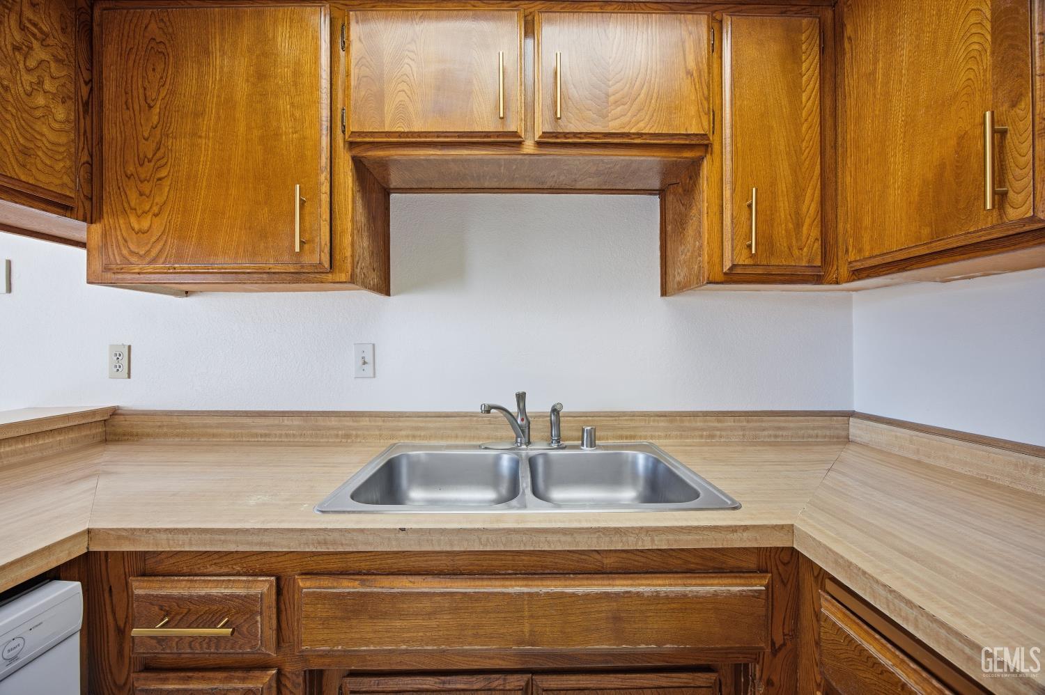 5300 Dunsmuir Road Unit: 20