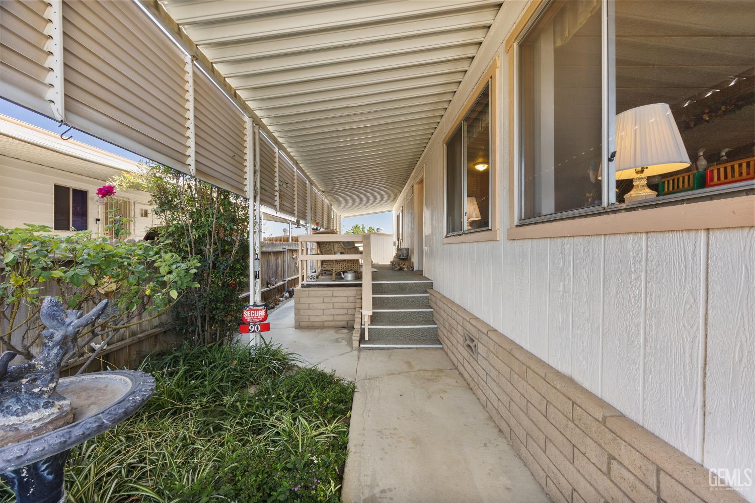 90 Eagle Lane