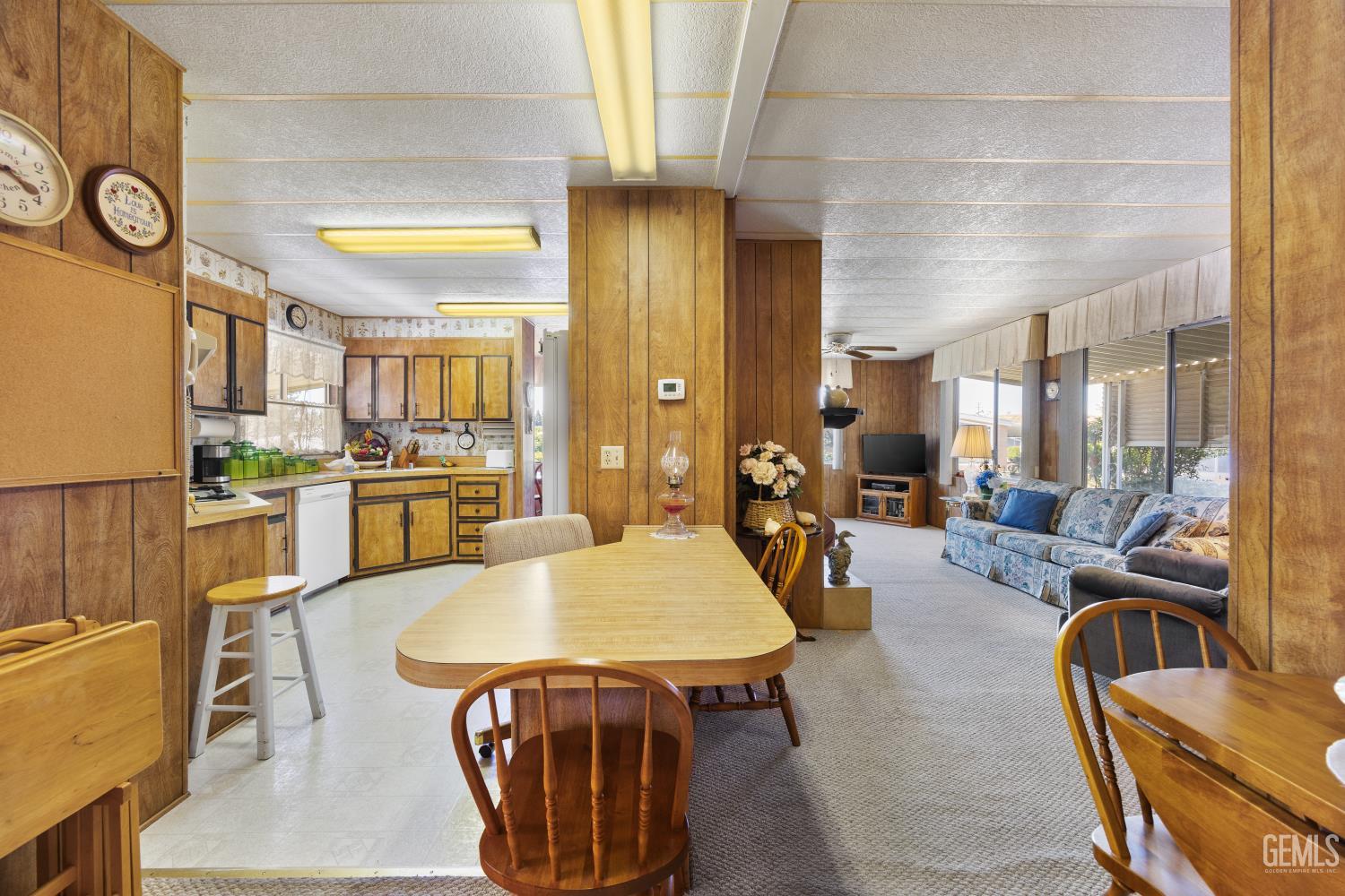 90 Eagle Lane