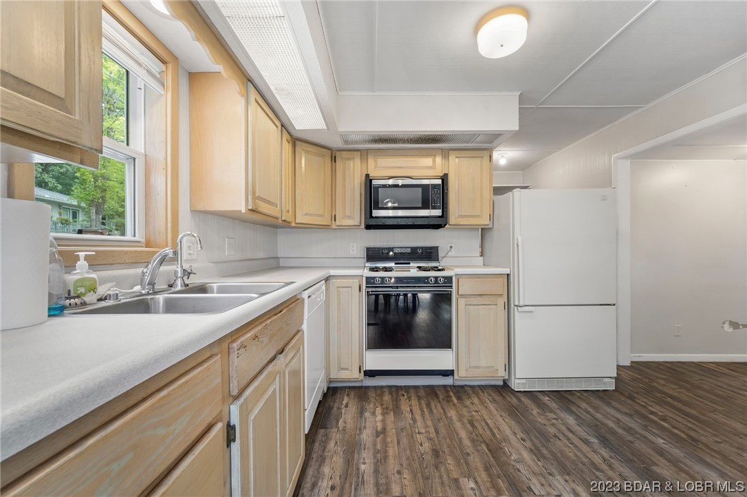 18 Trail Road