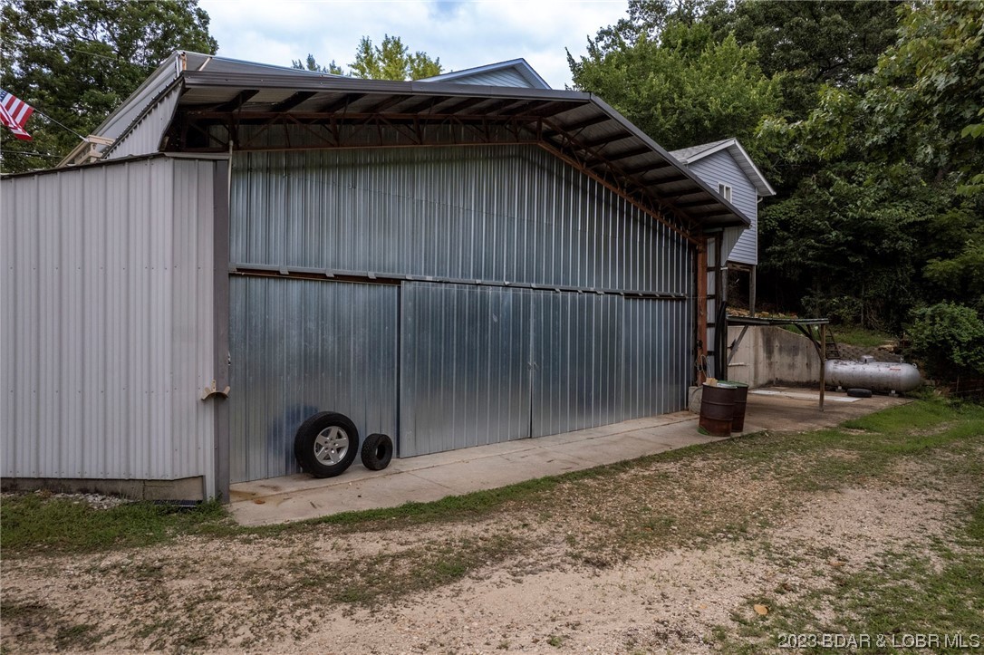 18 Trail Road