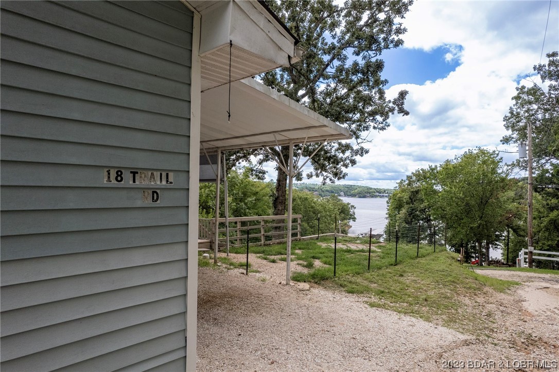 18 Trail Road