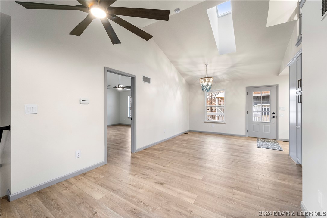 6631 Northview Dr