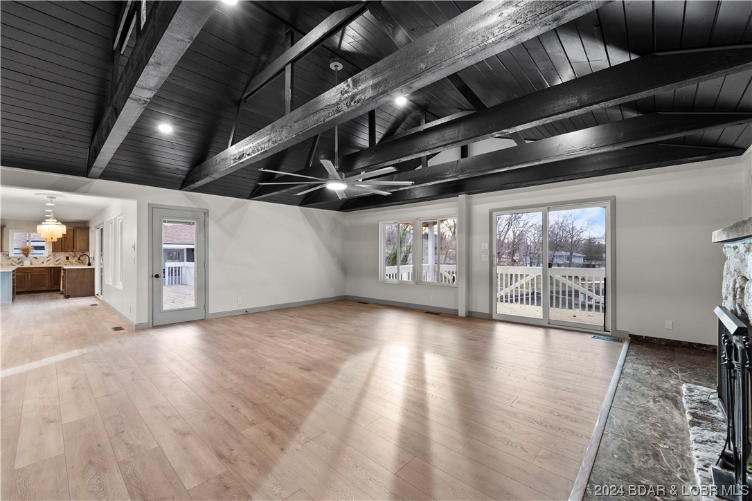 6631 Northview Dr