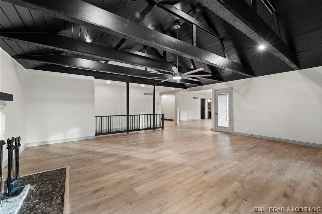 6631 Northview Dr