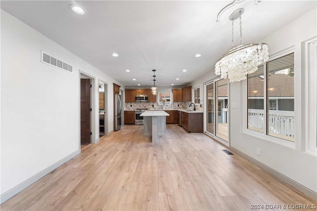 6631 Northview Dr
