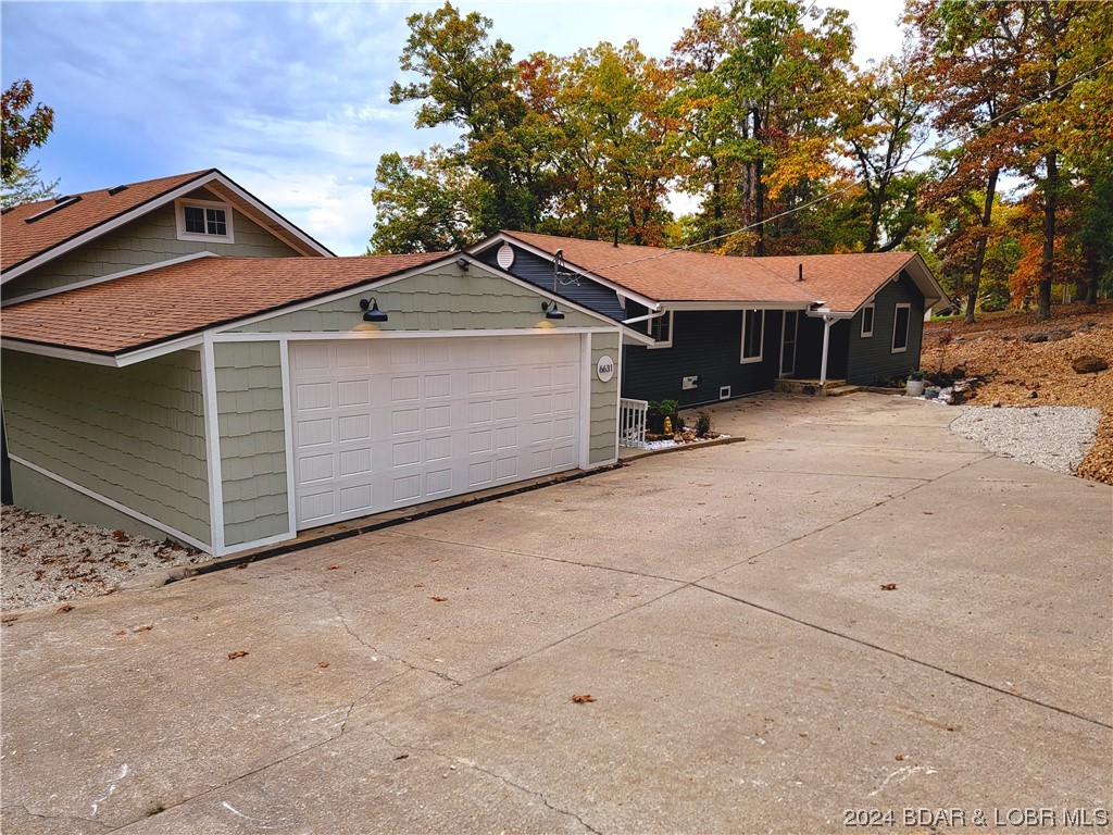 6631 Northview Dr
