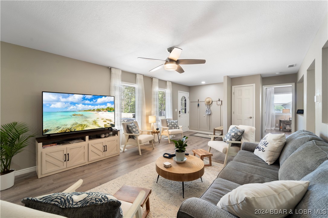 32 Lurhaven Circle
