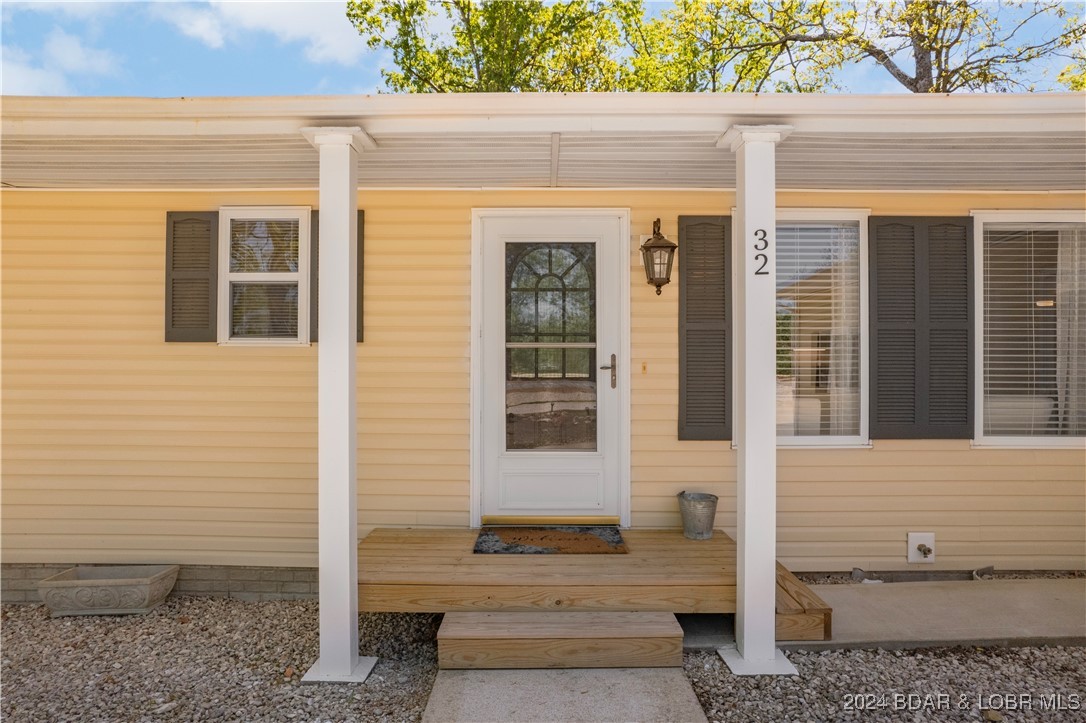 32 Lurhaven Circle