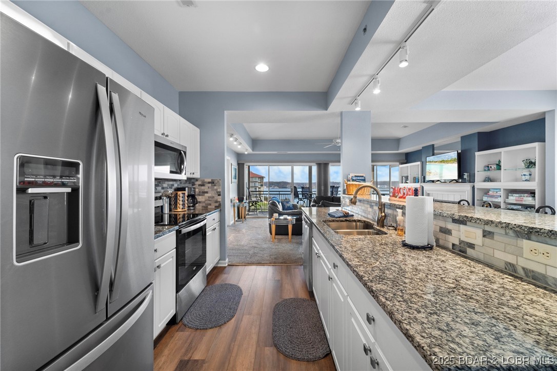 372 W. Palisades Condo Drive 4B