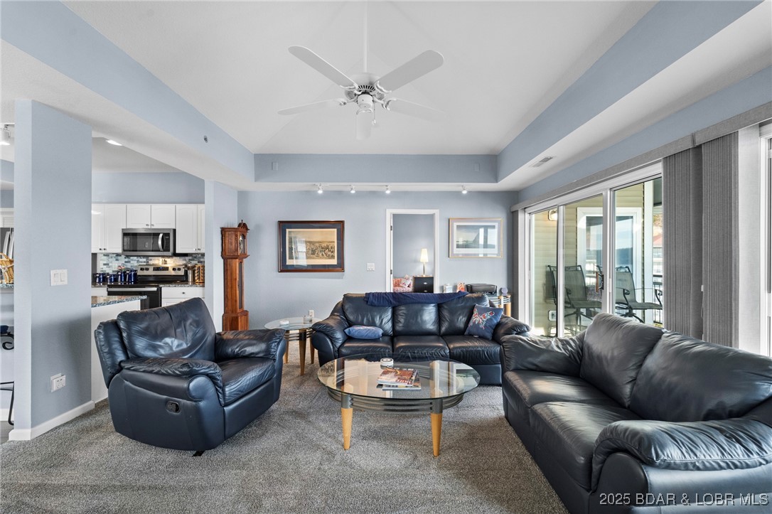 372 W. Palisades Condo Drive 4B