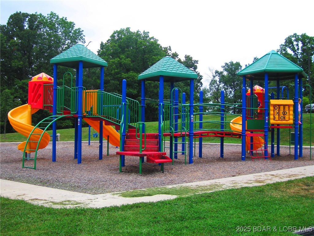 1732 Country Club Drive