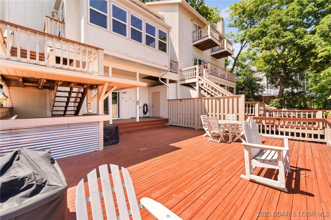 70 Ravenwood Drive