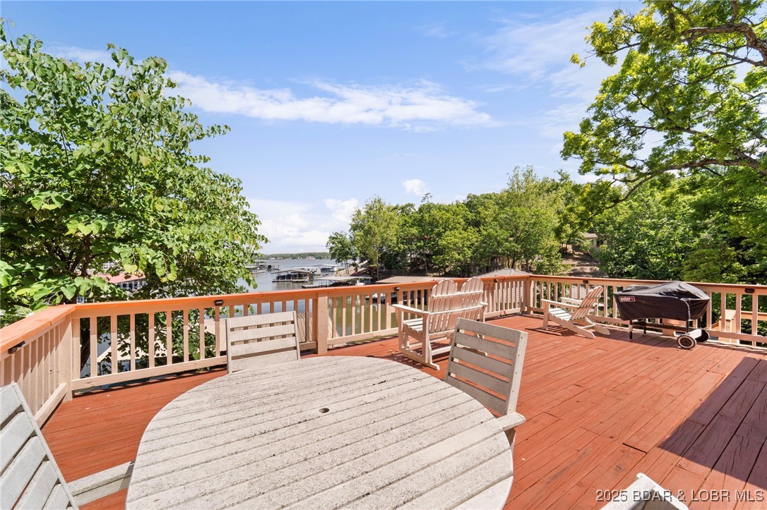 70 Ravenwood Drive