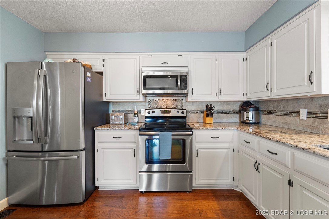 140 Old English Point