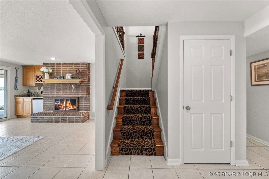 140 Old English Point