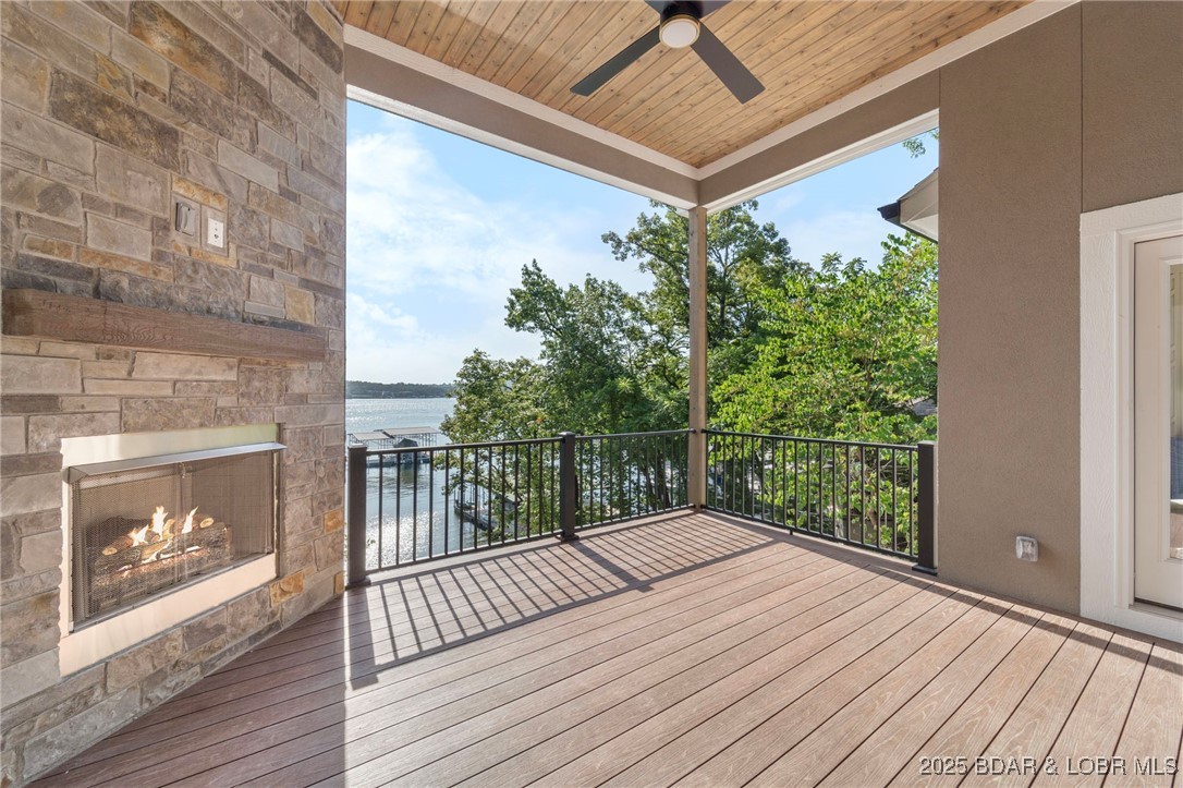 578 Via Del Lago Drive