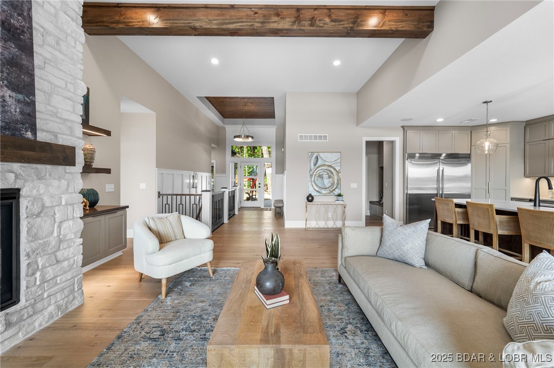 578 Via Del Lago Drive