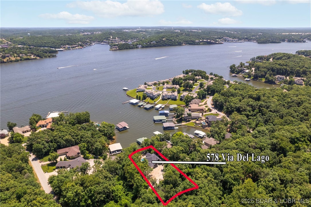 578 Via Del Lago Drive