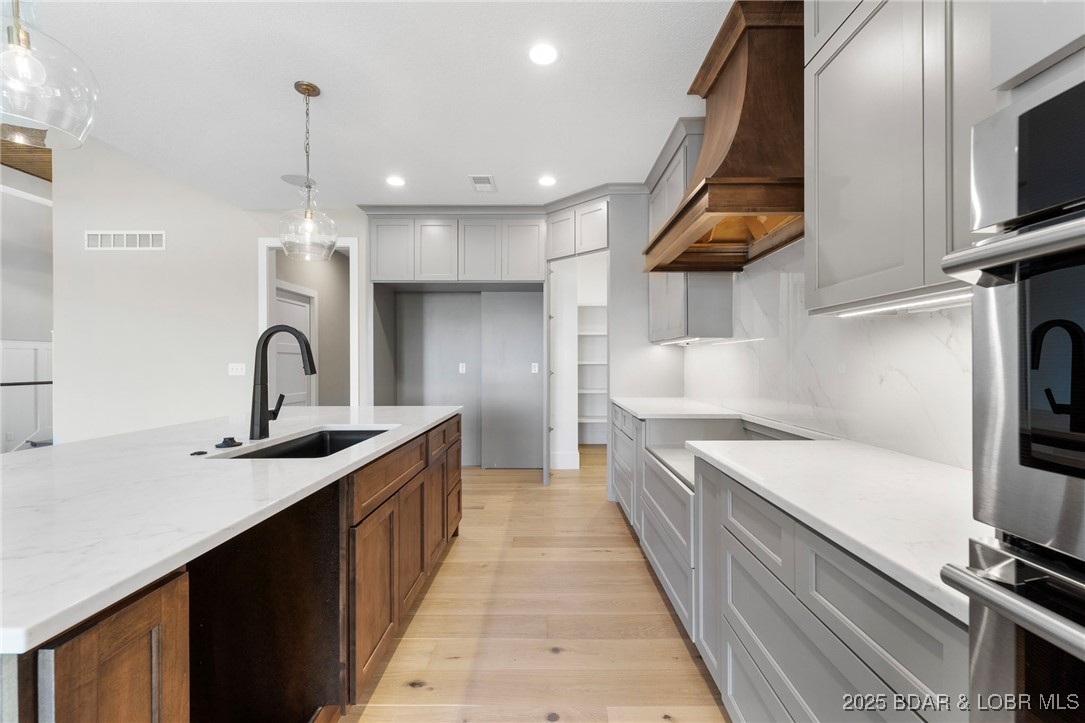 578 Via Del Lago Drive
