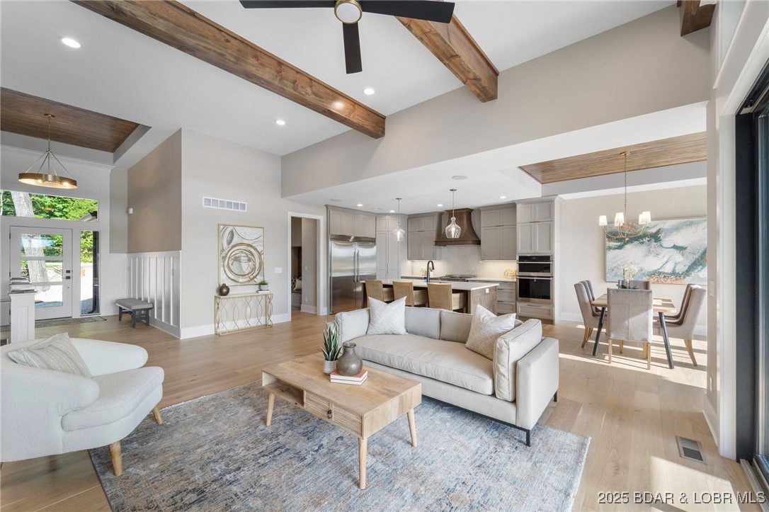 578 Via Del Lago Drive