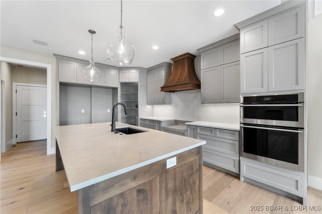 578 Via Del Lago Drive