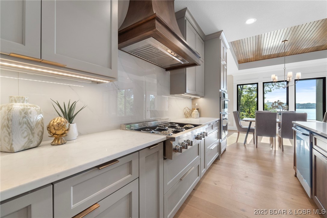 578 Via Del Lago Drive