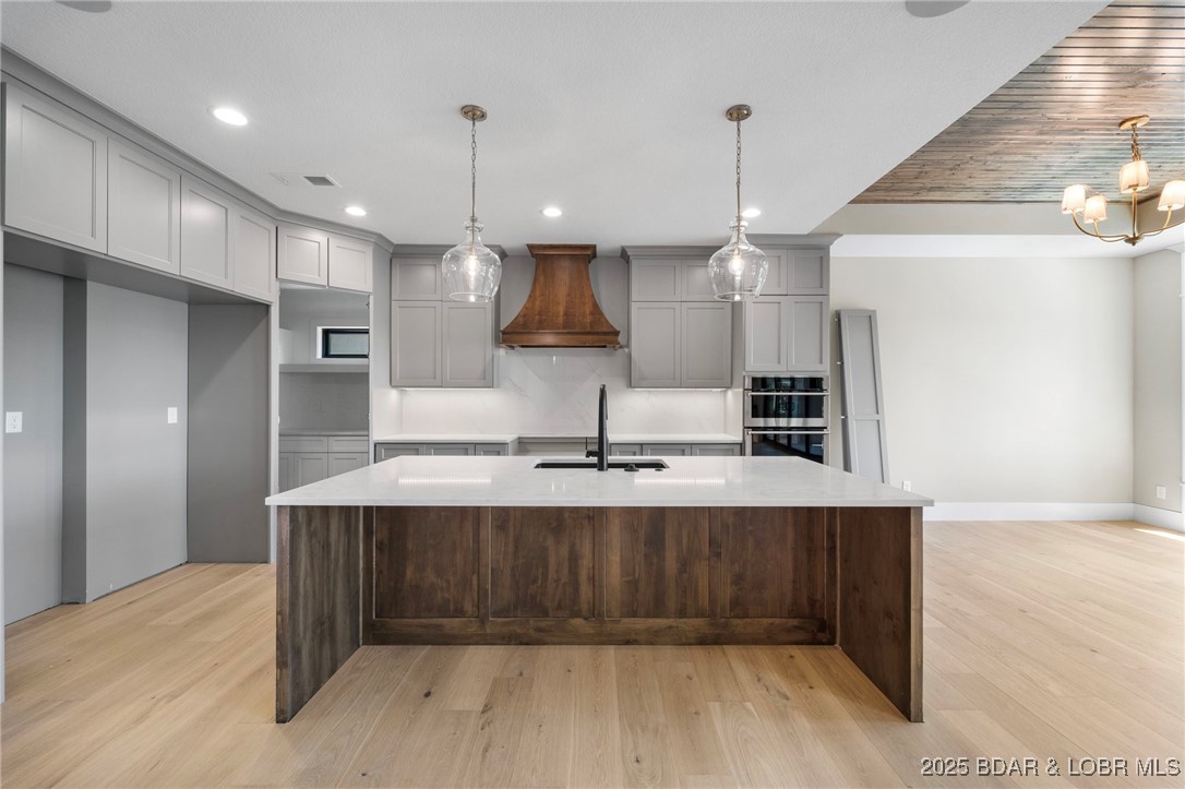 578 Via Del Lago Drive
