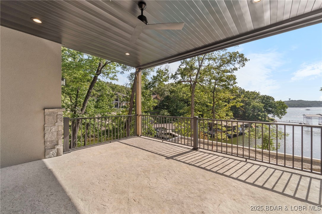 578 Via Del Lago Drive