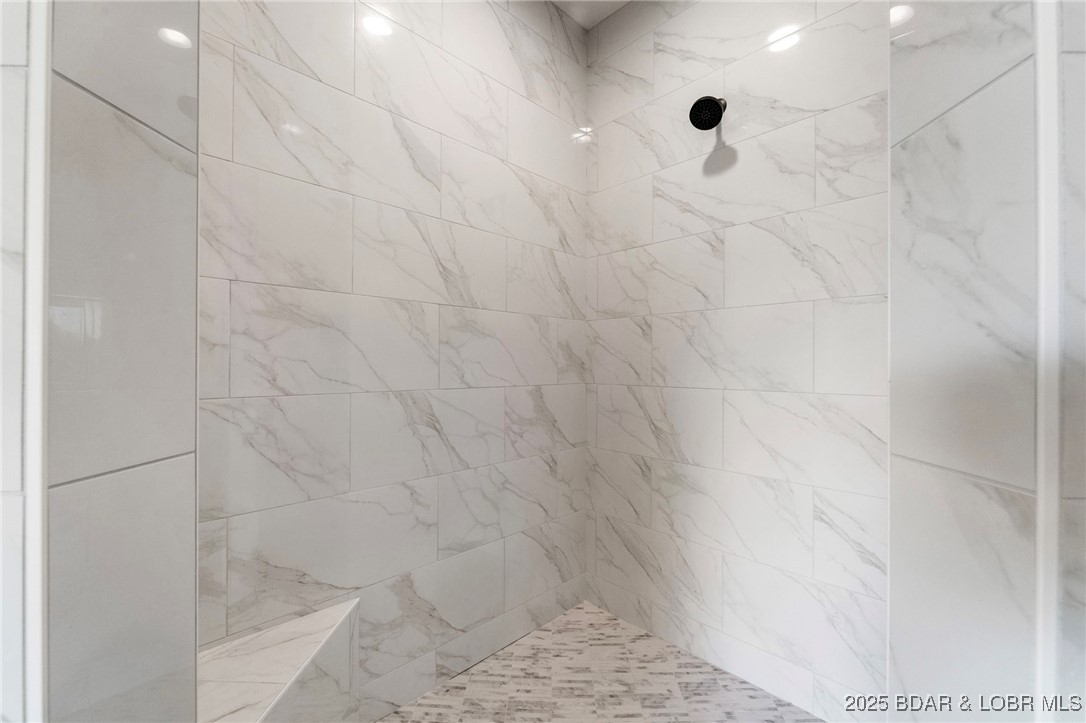 578 Via Del Lago Drive