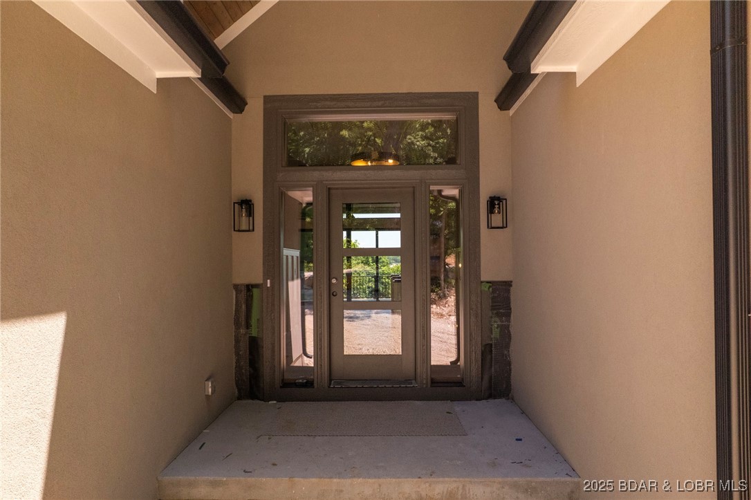 578 Via Del Lago Drive
