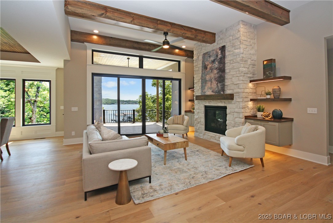 578 Via Del Lago Drive